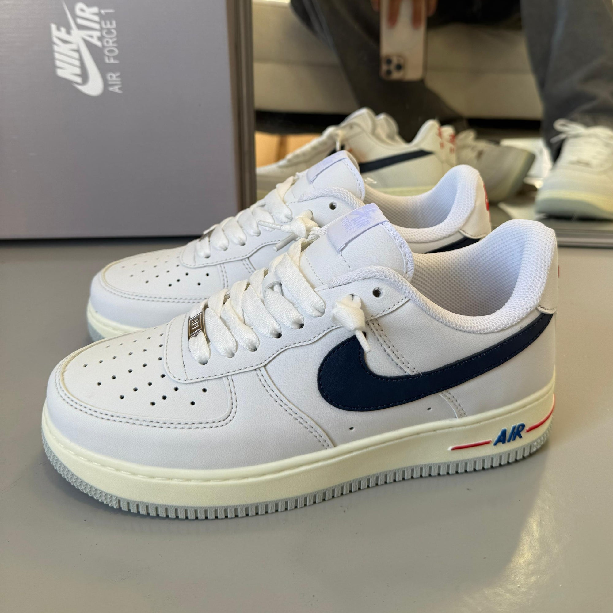 Nike Air Force – Branco / Marinho / Off White  Linha Luxo