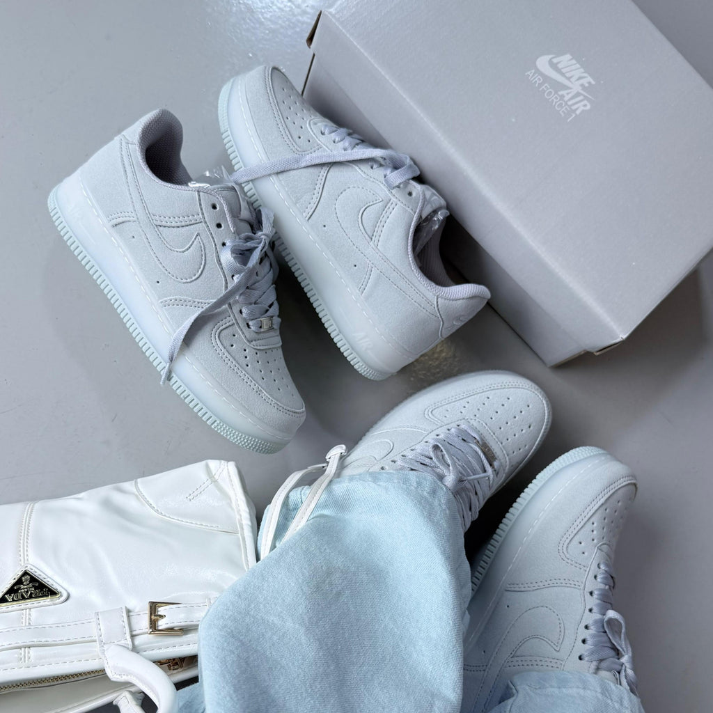 Nike Air Force – Cromo Cinza Claro ✨🩶 Linha Luxo