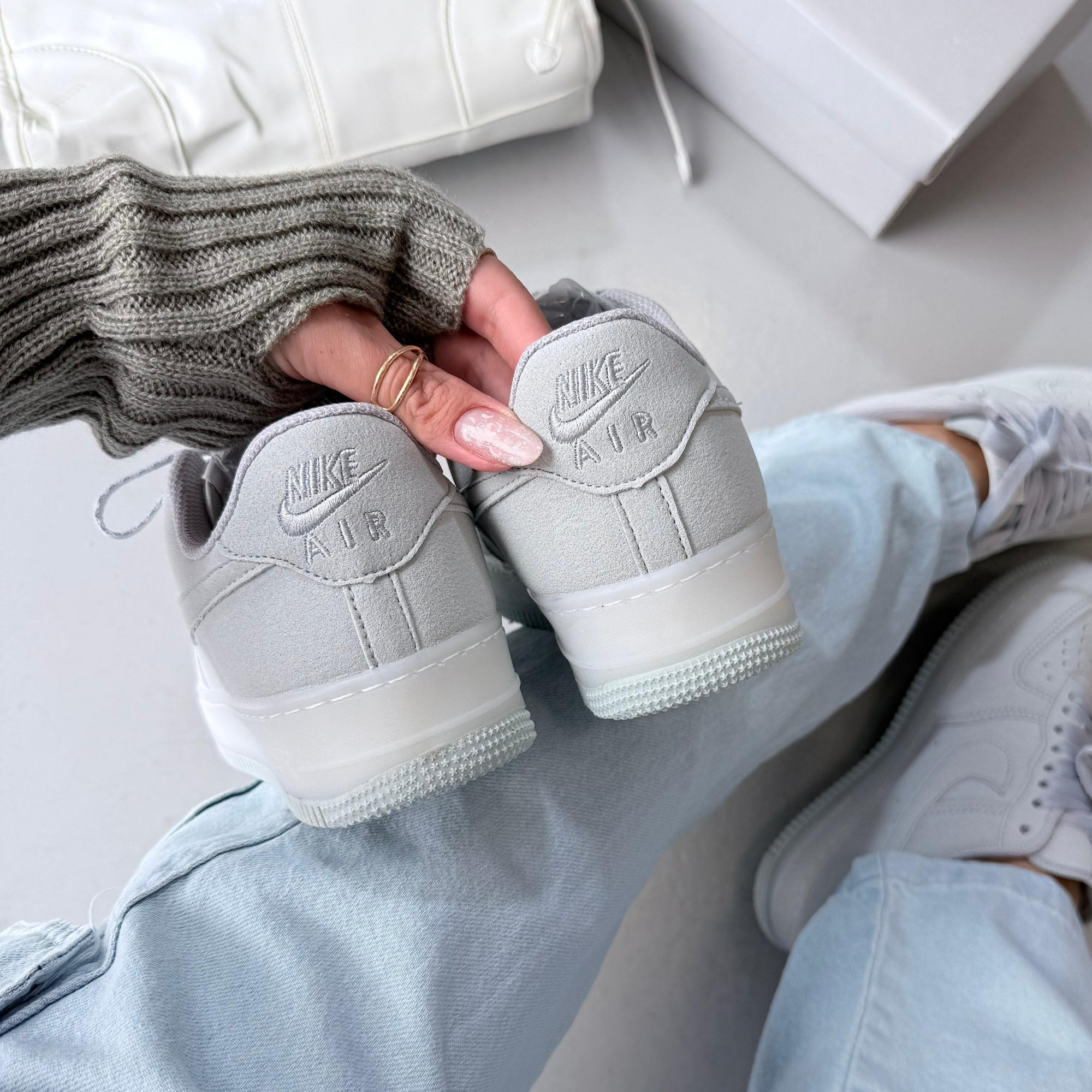 Nike Air Force – Cromo Cinza Claro ✨🩶 Linha Luxo