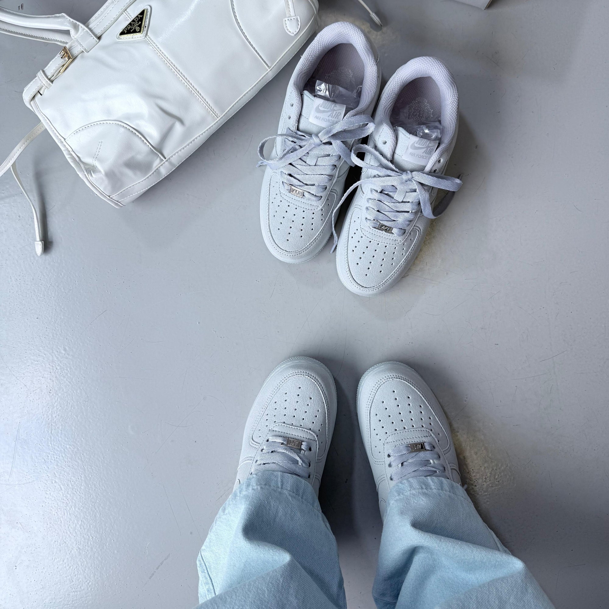 Nike Air Force – Cromo Cinza Claro ✨🩶 Linha Luxo