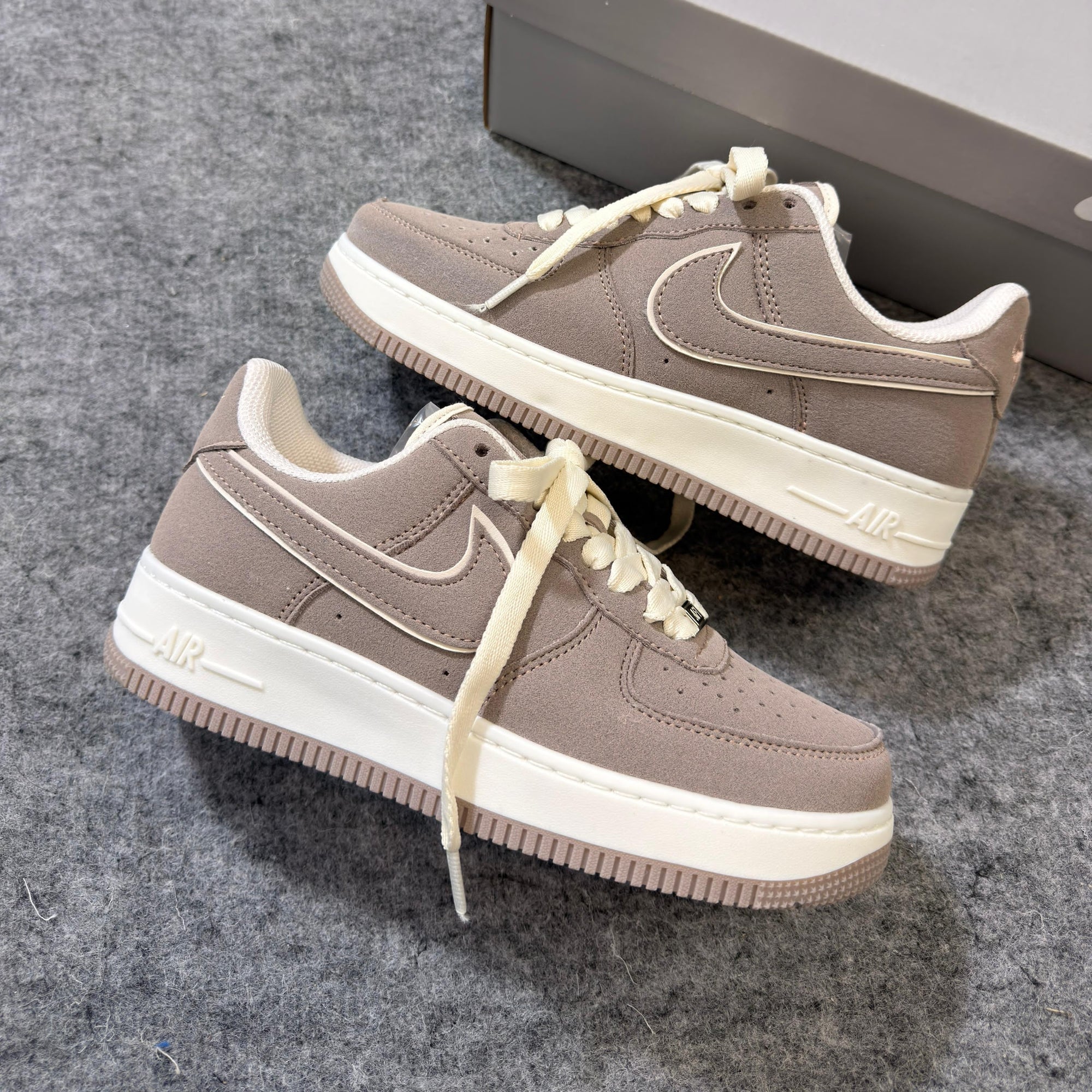 Nike Air Force Nobuk – Antílope / Off White  Linha Prime
