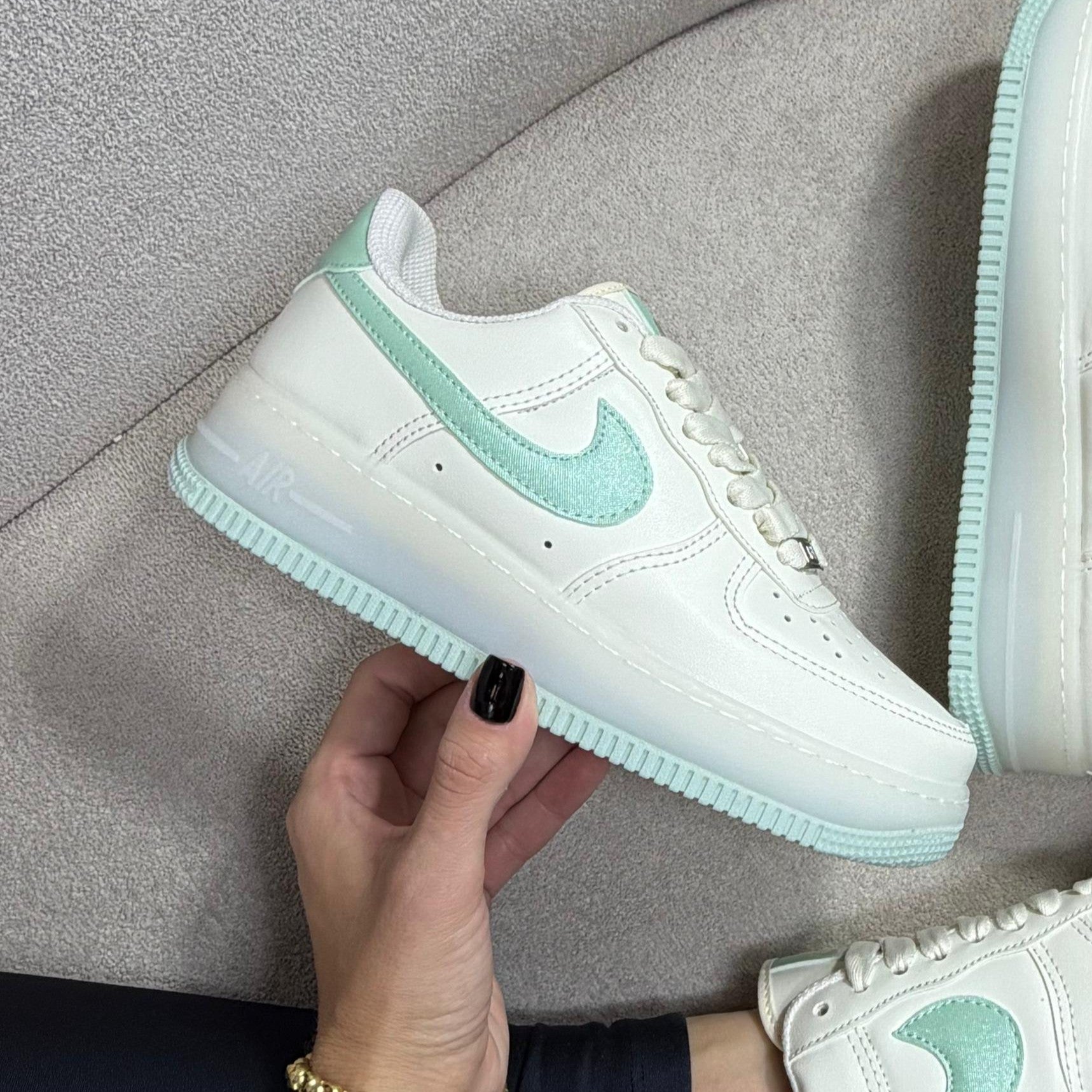 Nike Air Force One – Off / Verde Metálico Linha Luxo