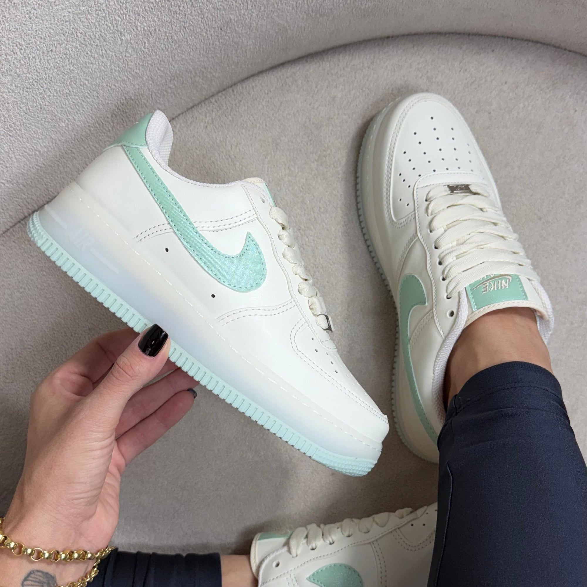 Nike Air Force One – Off / Verde Metálico Linha Luxo