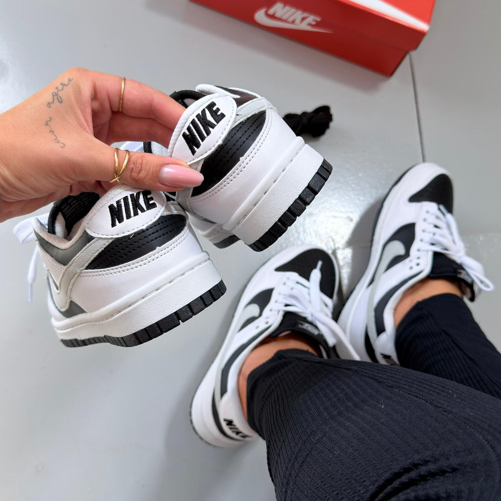 SB Dunk Low Prime – Panda Reverse Unissex