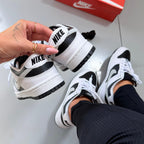 SB Dunk Low Prime – Panda Reverse Unissex