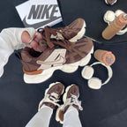 Tênis Nike V2K Run Café Coffee Premium