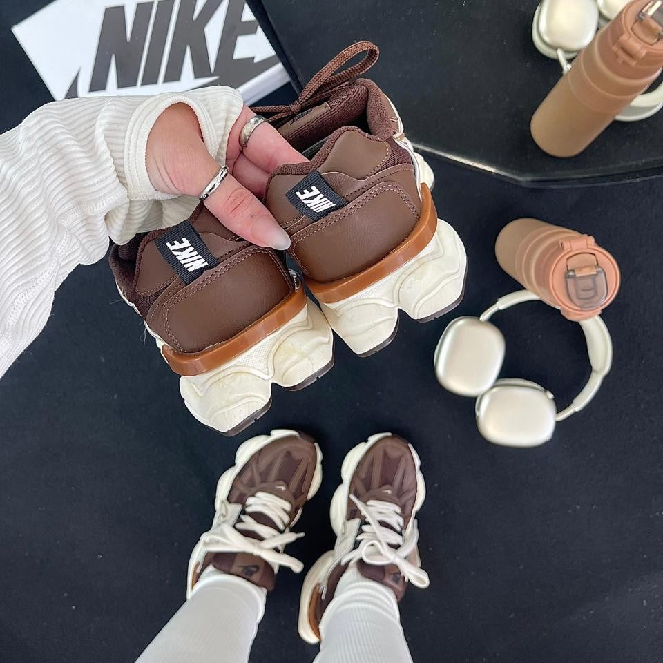 Tênis Nike V2K Run Café Coffee Premium