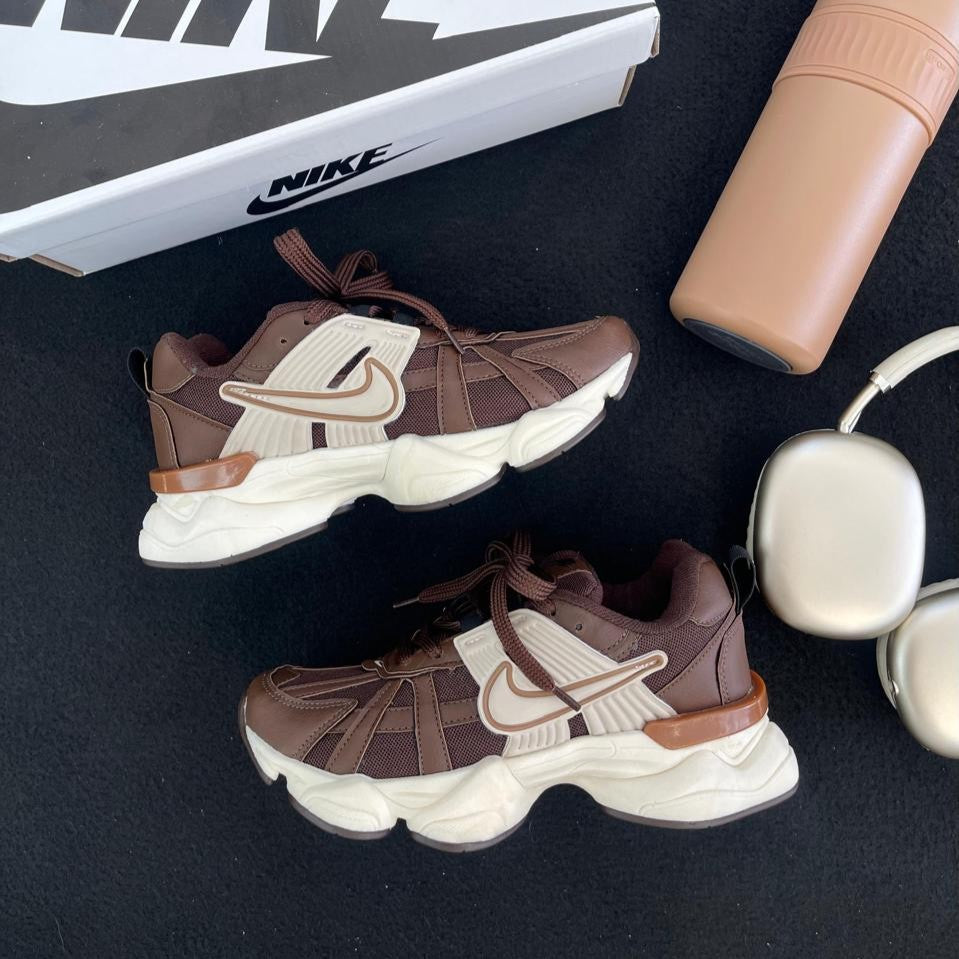 Tênis Nike V2K Run Café Coffee Premium