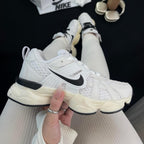 Tênis Nike V2K Run Branco/Preto Premium