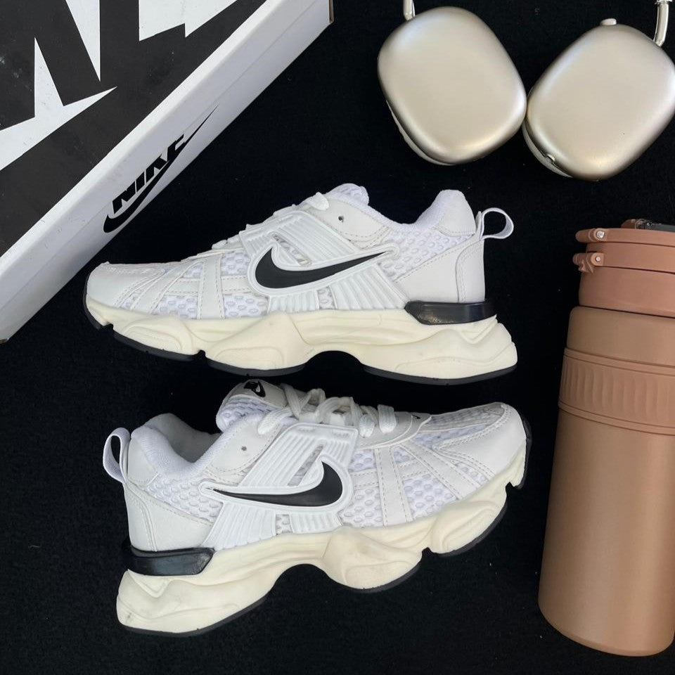 Tênis Nike V2K Run Branco/Preto Premium