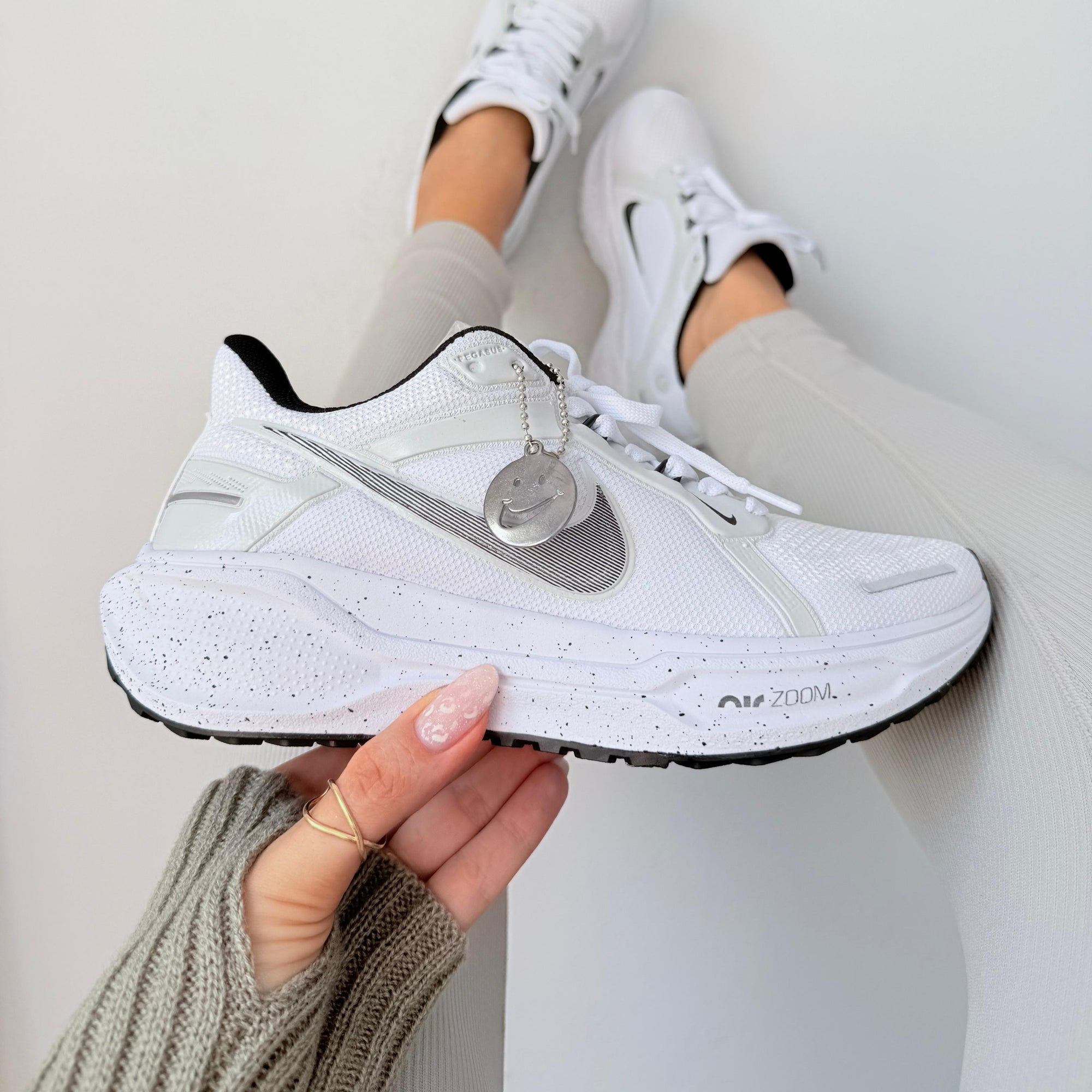 Nike Air Zoom Pegasus 41 – Branco/Preto