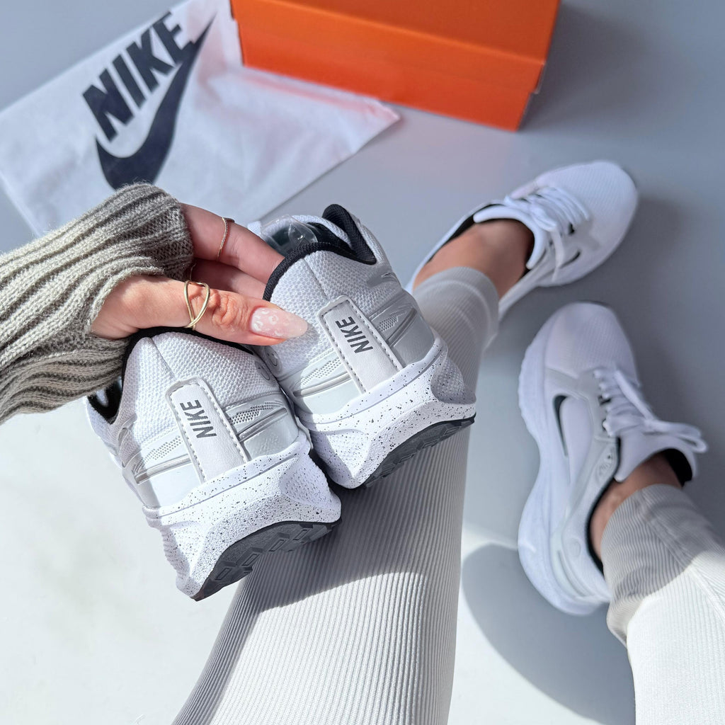 Nike Air Zoom Pegasus 41 – Branco/Preto