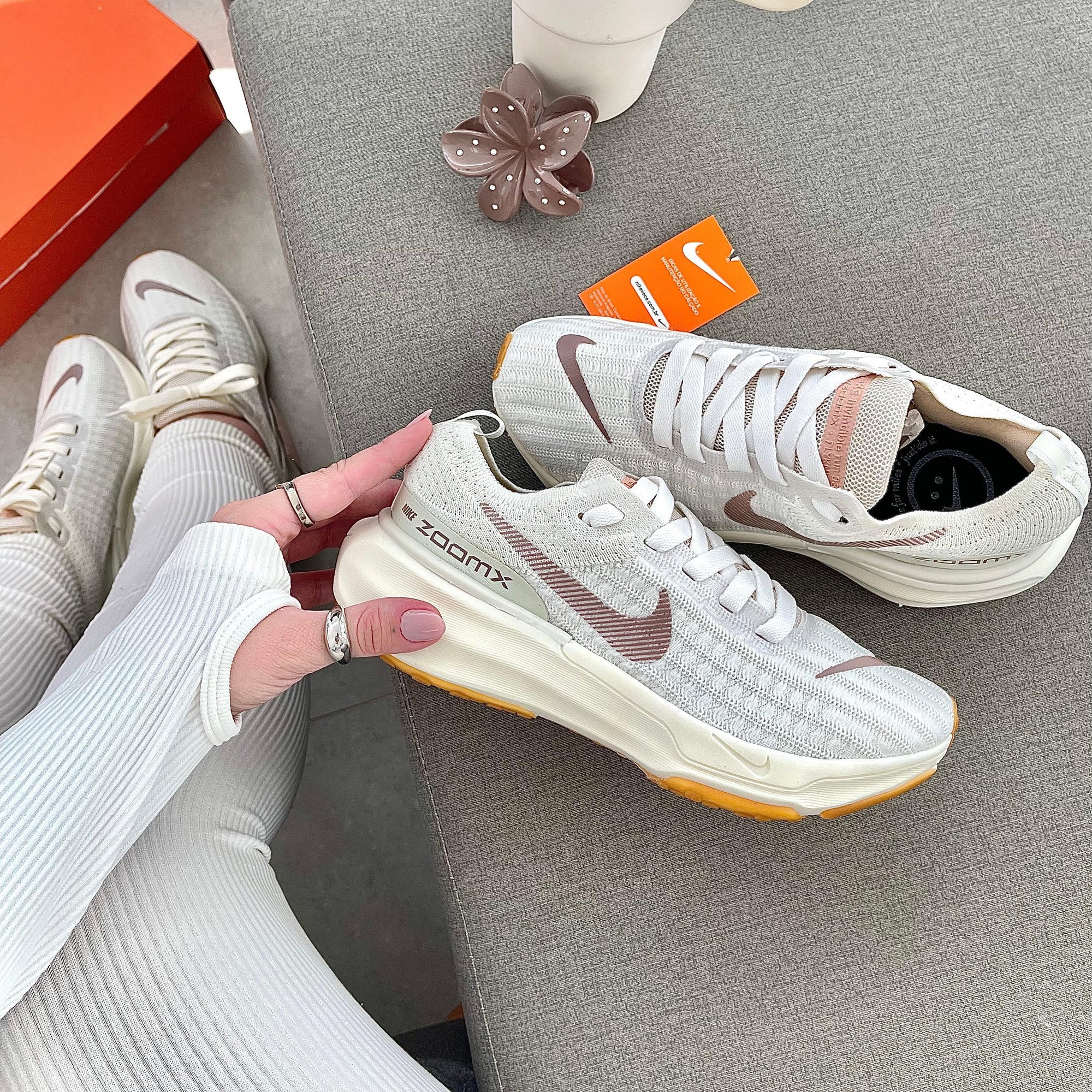 Tênis Zoom X Invincible Run 3 – Bege/Nude
