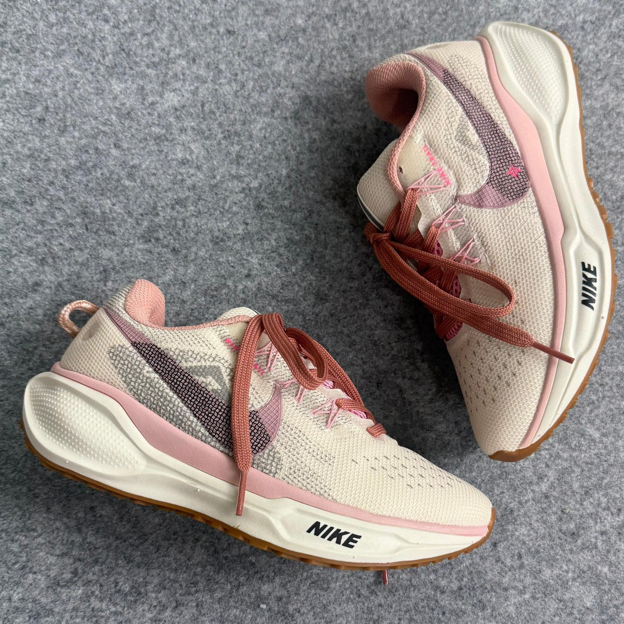 Tênis Nike Pegasus Trail – Off/Nude
