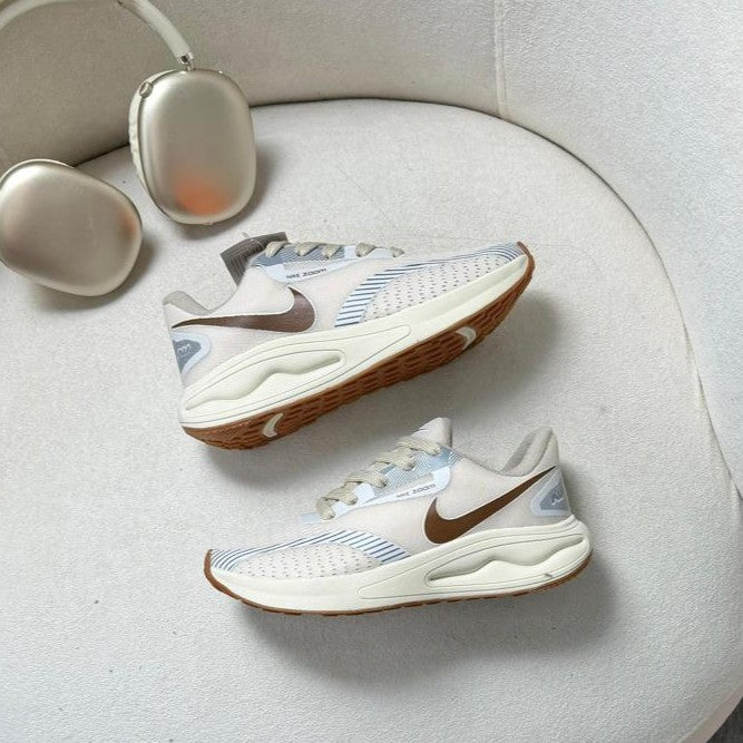 Tênis Nike Air Zoom Off White/Marrom