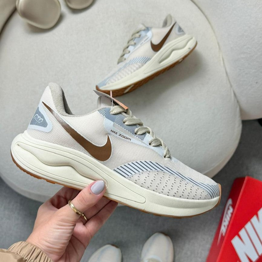 Tênis Nike Air Zoom Off White/Marrom