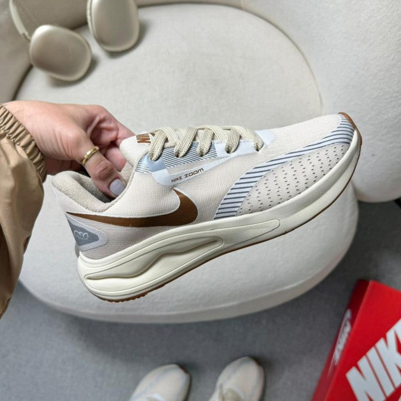 Tênis Nike Air Zoom Off White/Marrom
