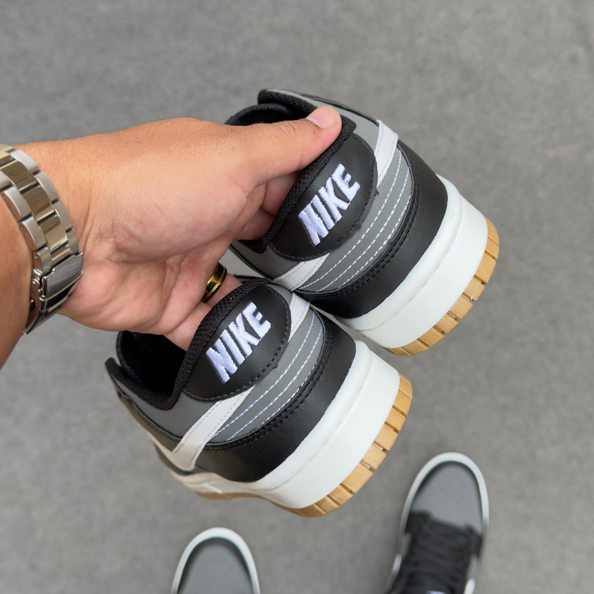 Dunk Low Pro Luxo – Preto/Grafite/Caramelo