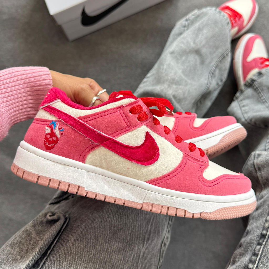 Nike SB Dunk Low Strangelove