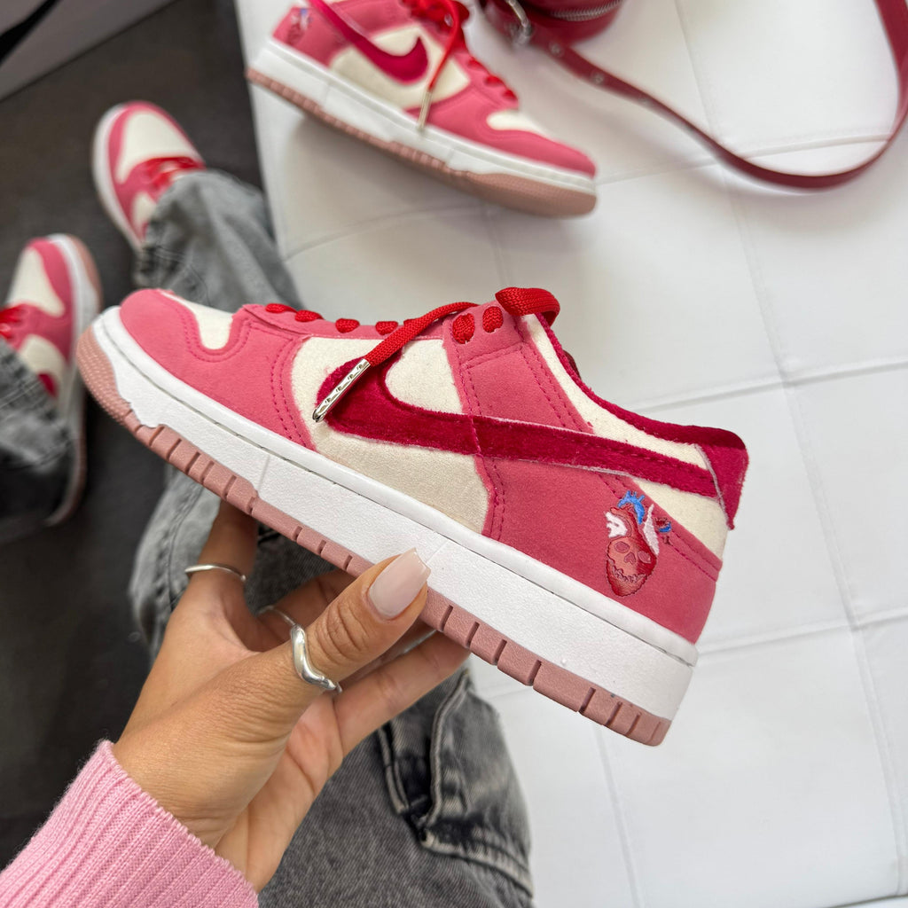 Nike SB Dunk Low Strangelove