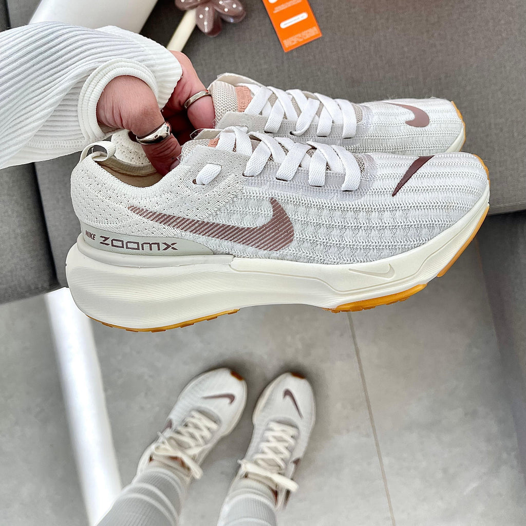 Tênis Zoom X Invincible Run 3 – Bege/Nude