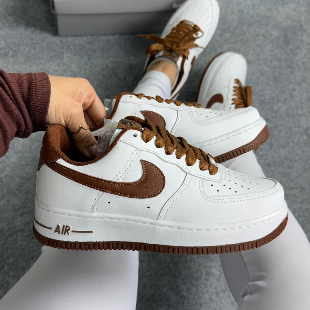Nike Air Force 1 – Branco/Marrom