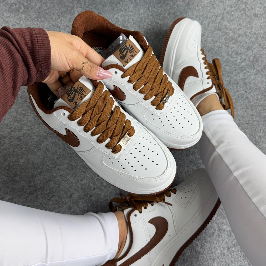 Nike Air Force 1 – Branco/Marrom