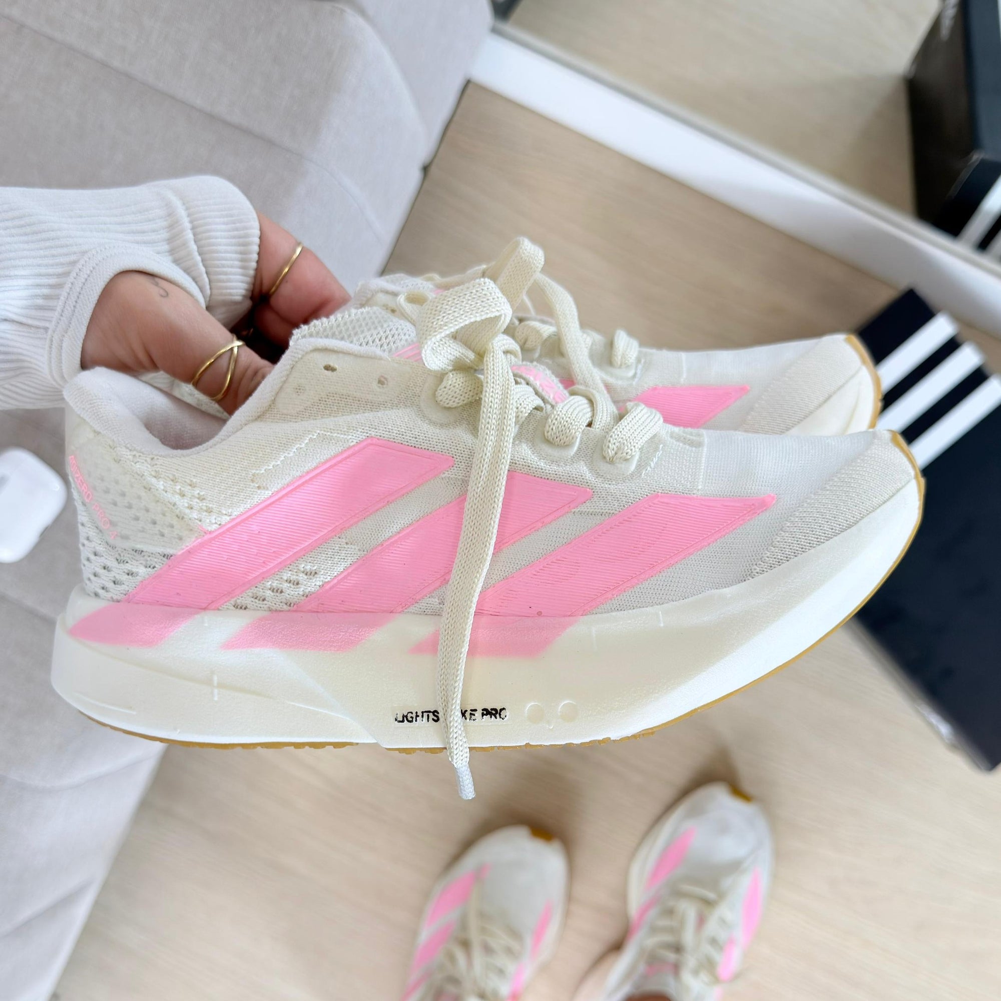 Adizero Adios Pro 4 – Off White/Rosa