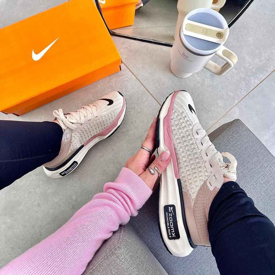 Tênis Zoom X Invincible Run 3 – Nude