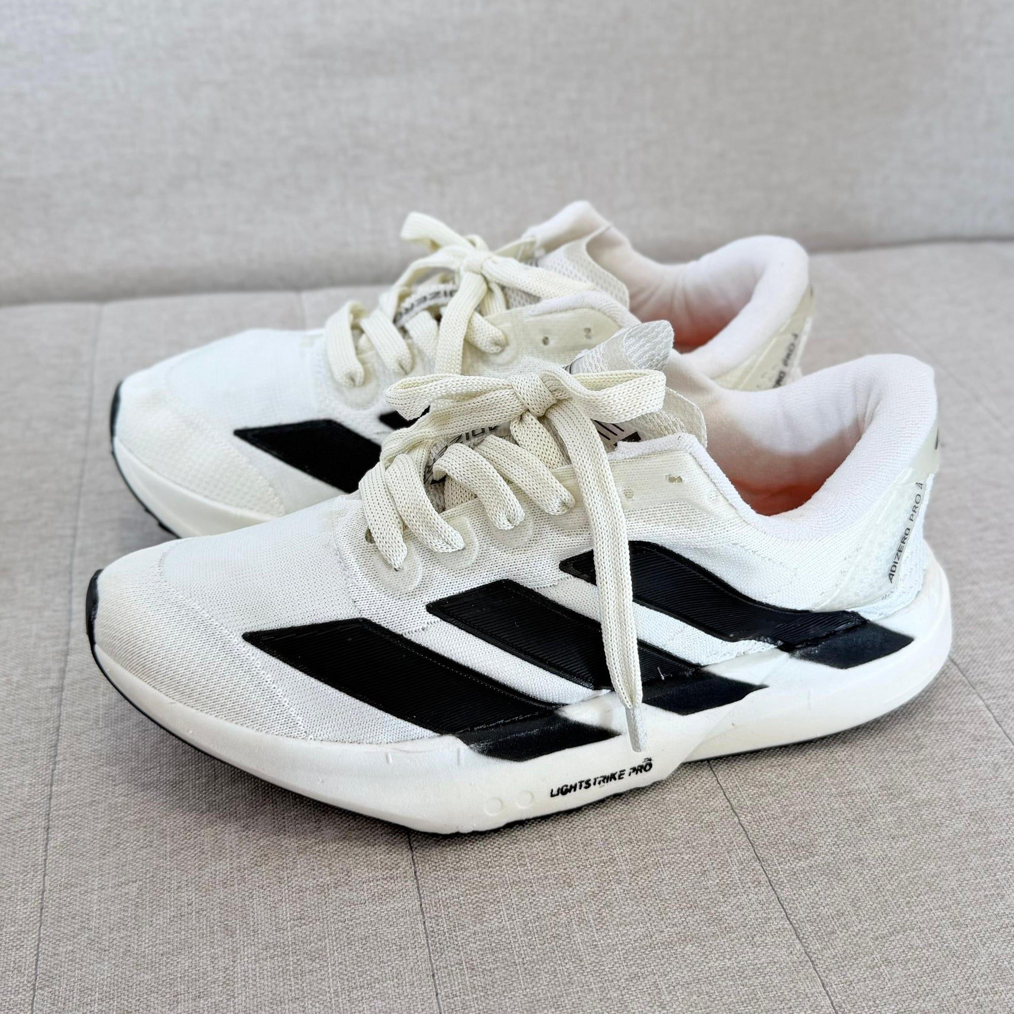 Adizero Adios Pro 4 Off White / Preto