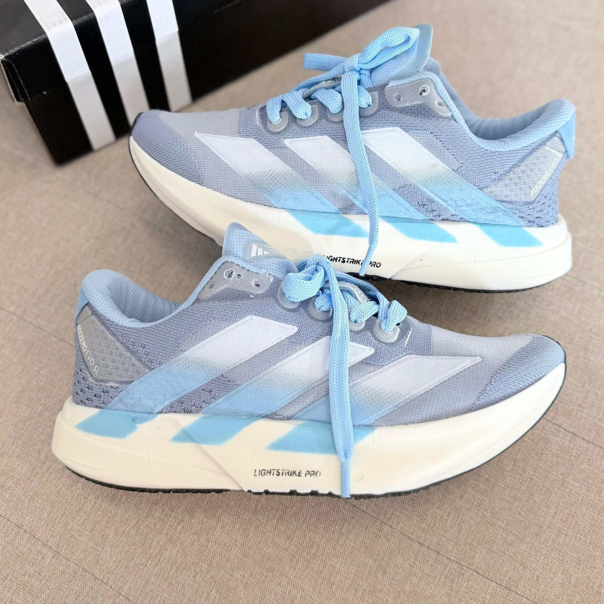 Adizero Adios Pro 4 – Azul/Branco