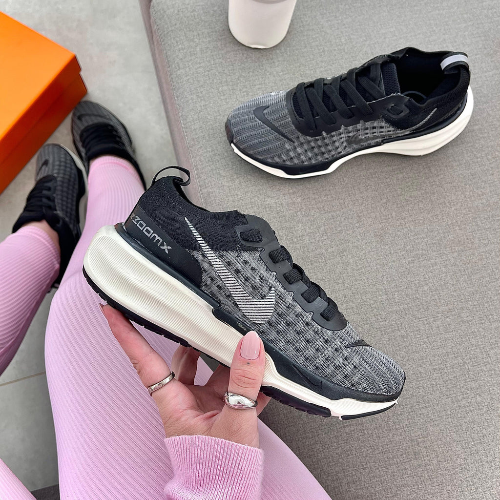 Tênis Zoom X Invincible Run 3 – Preto/Prata