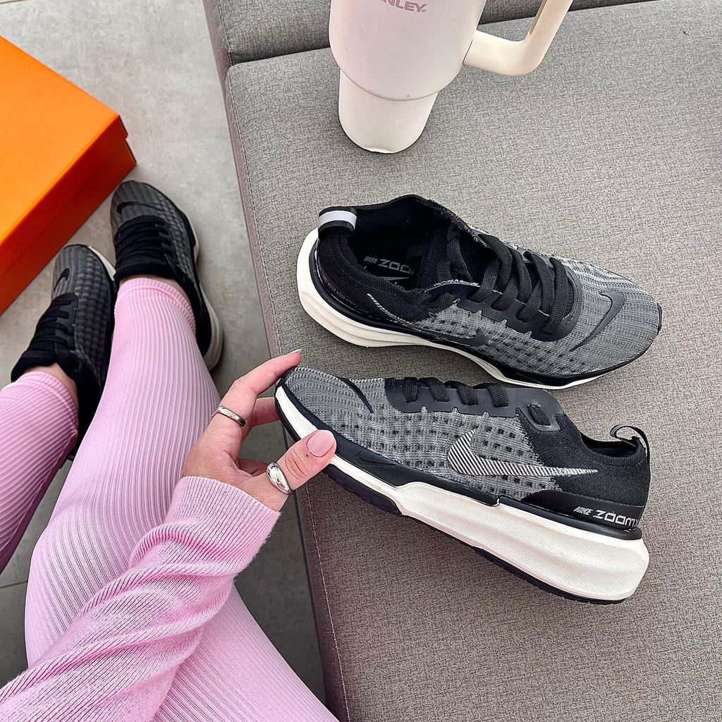 Tênis Zoom X Invincible Run 3 – Preto/Prata
