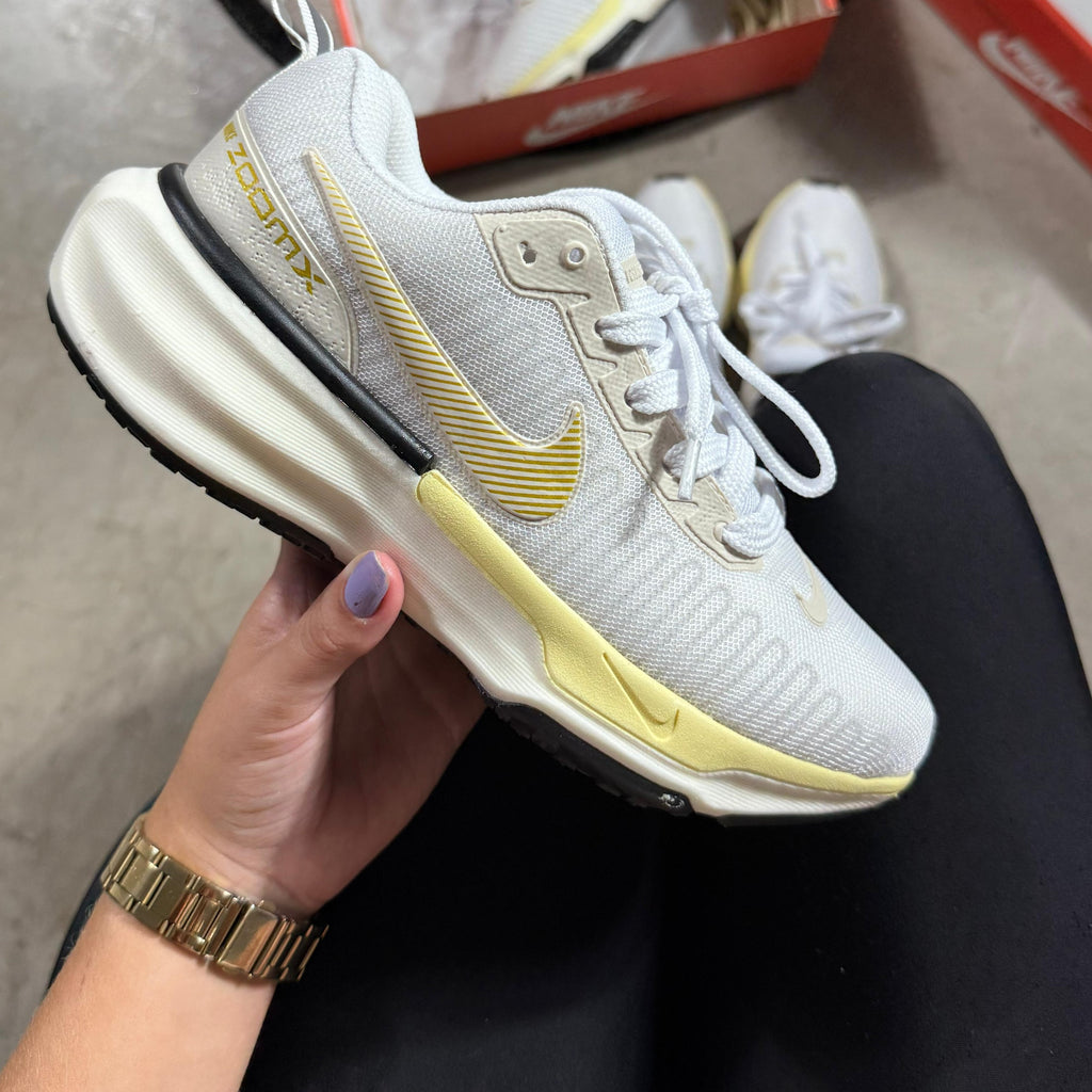 Tênis Zoom X Invincible Run 3 – Branco/Bege