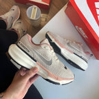Tênis Zoom X Invincible Run 3 – Off Rosa