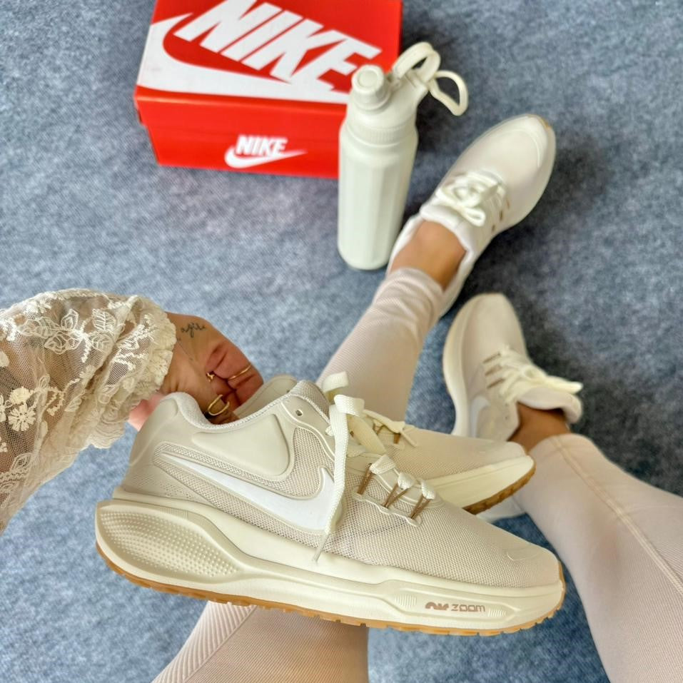Nike Revolution Off Branco