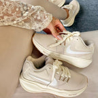 Nike Revolution Off Branco
