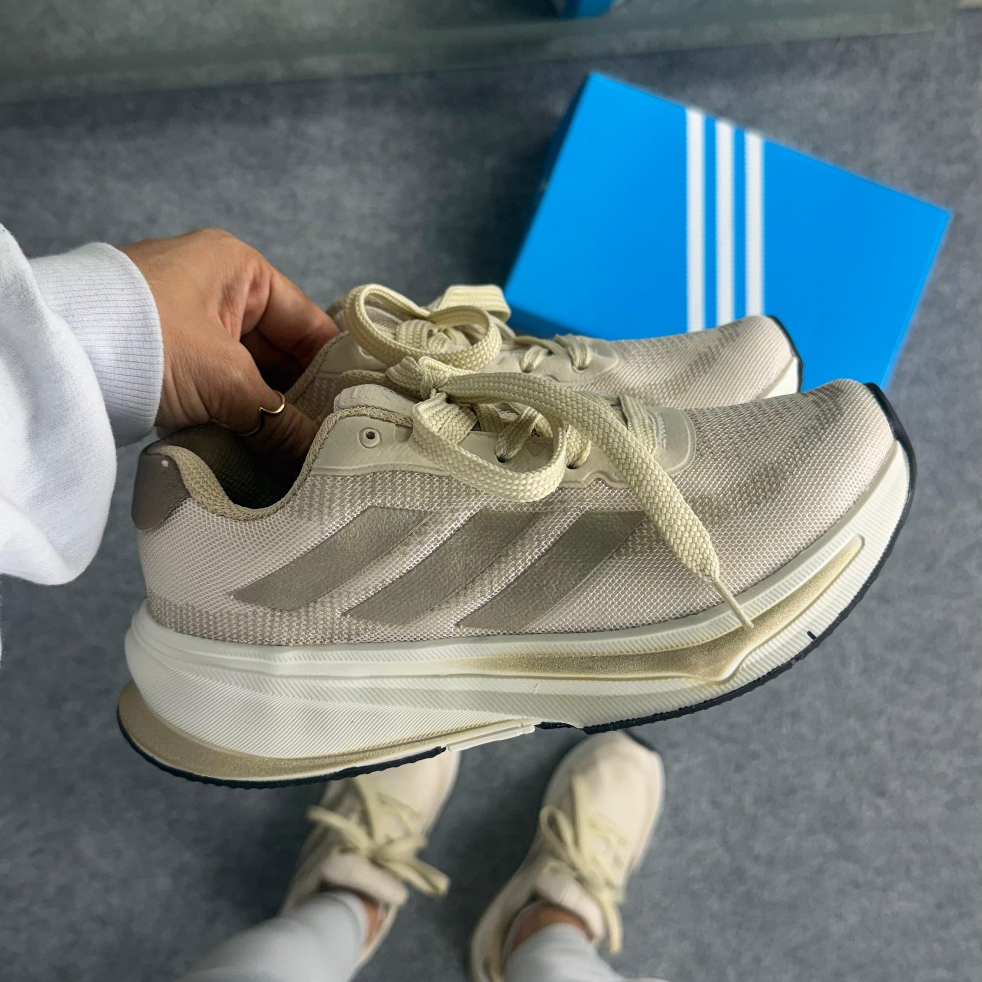 Tênis Adidas Supernova Metálica/Aveia