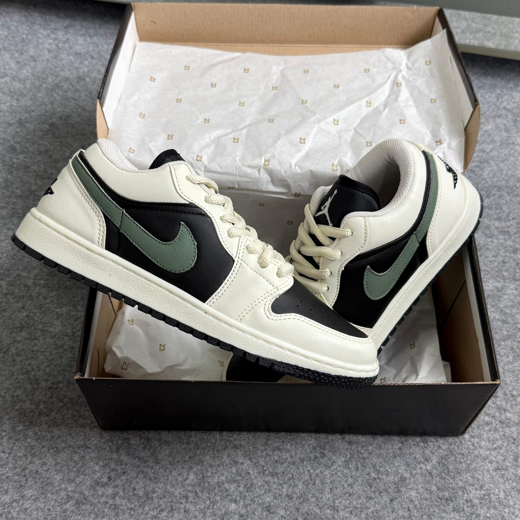 Tênis Nike Jordan Low Sail Sesame Black