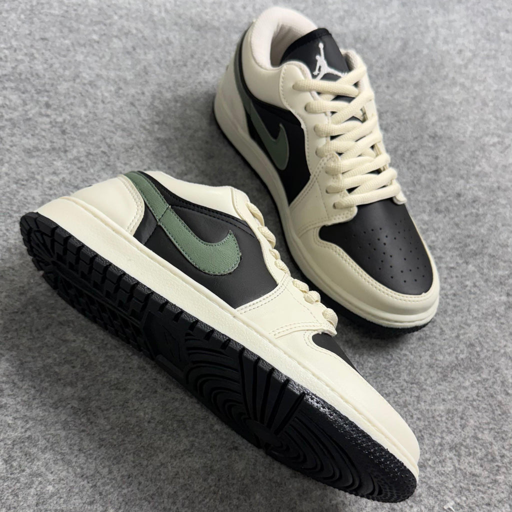 Tênis Nike Jordan Low Sail Sesame Black