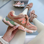Tênis New Balance 9060 Salmão