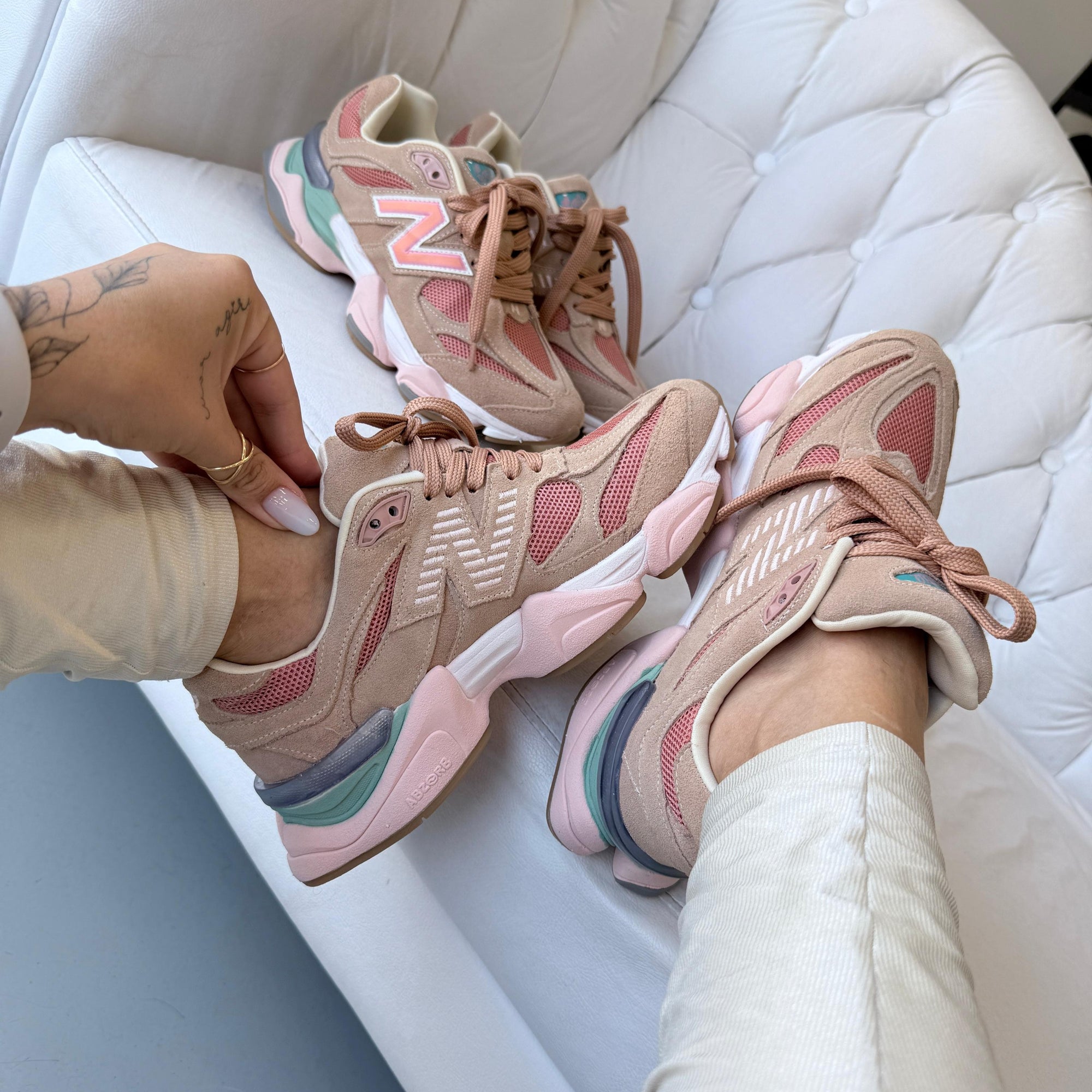 Tênis New Balance 9060 Salmão