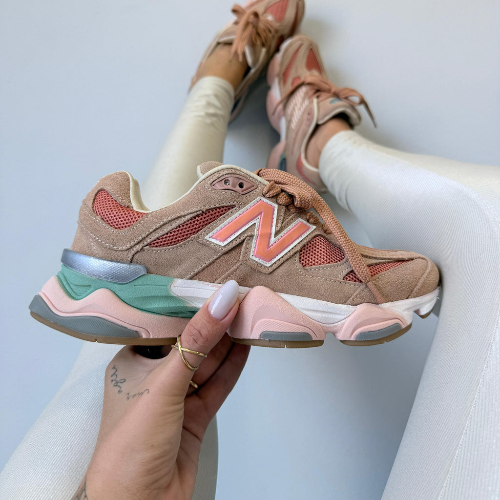 Tênis New Balance 9060 Salmão
