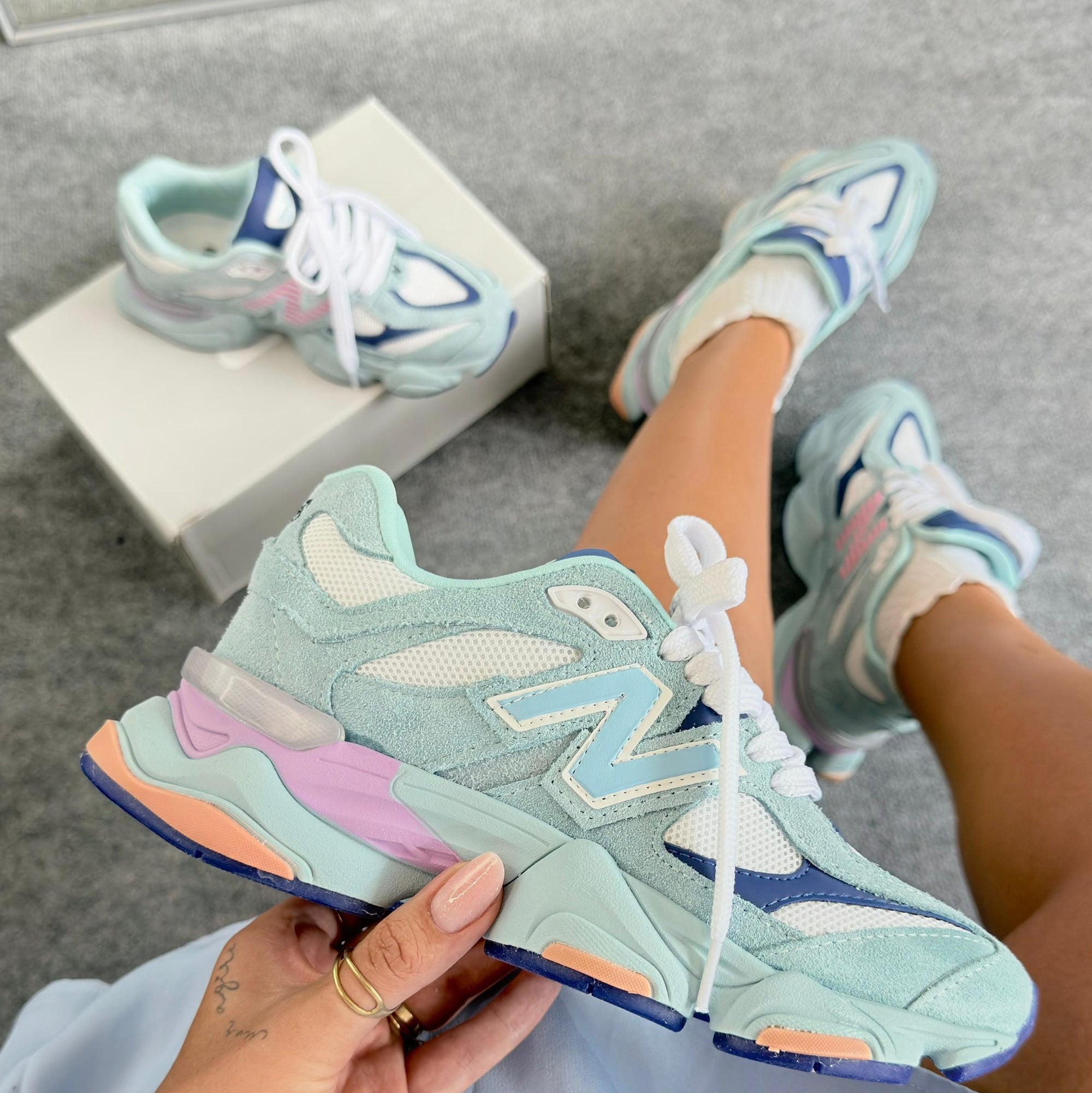 TÊNIS NEW BALANCE 9060 – AZUL/ROSA