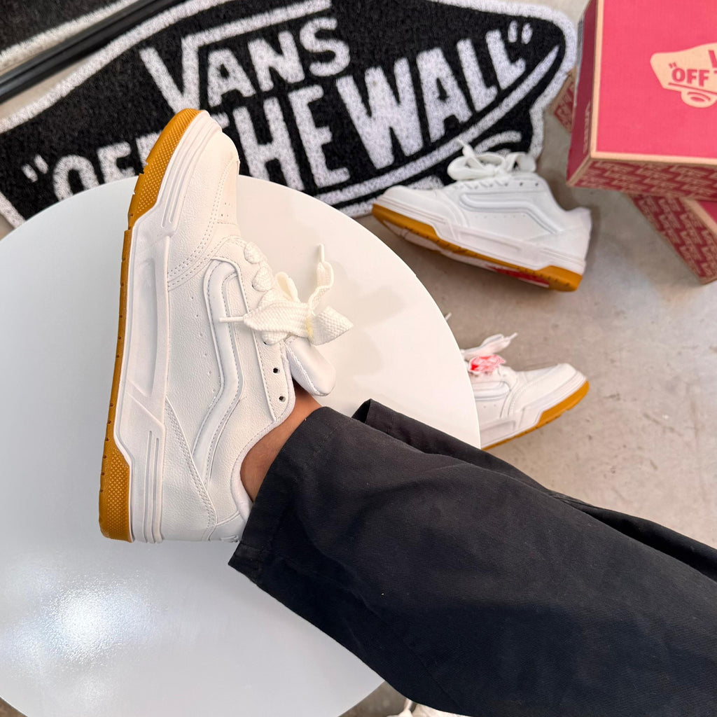 Tênis Vans Hylane Branco/Caramelo
