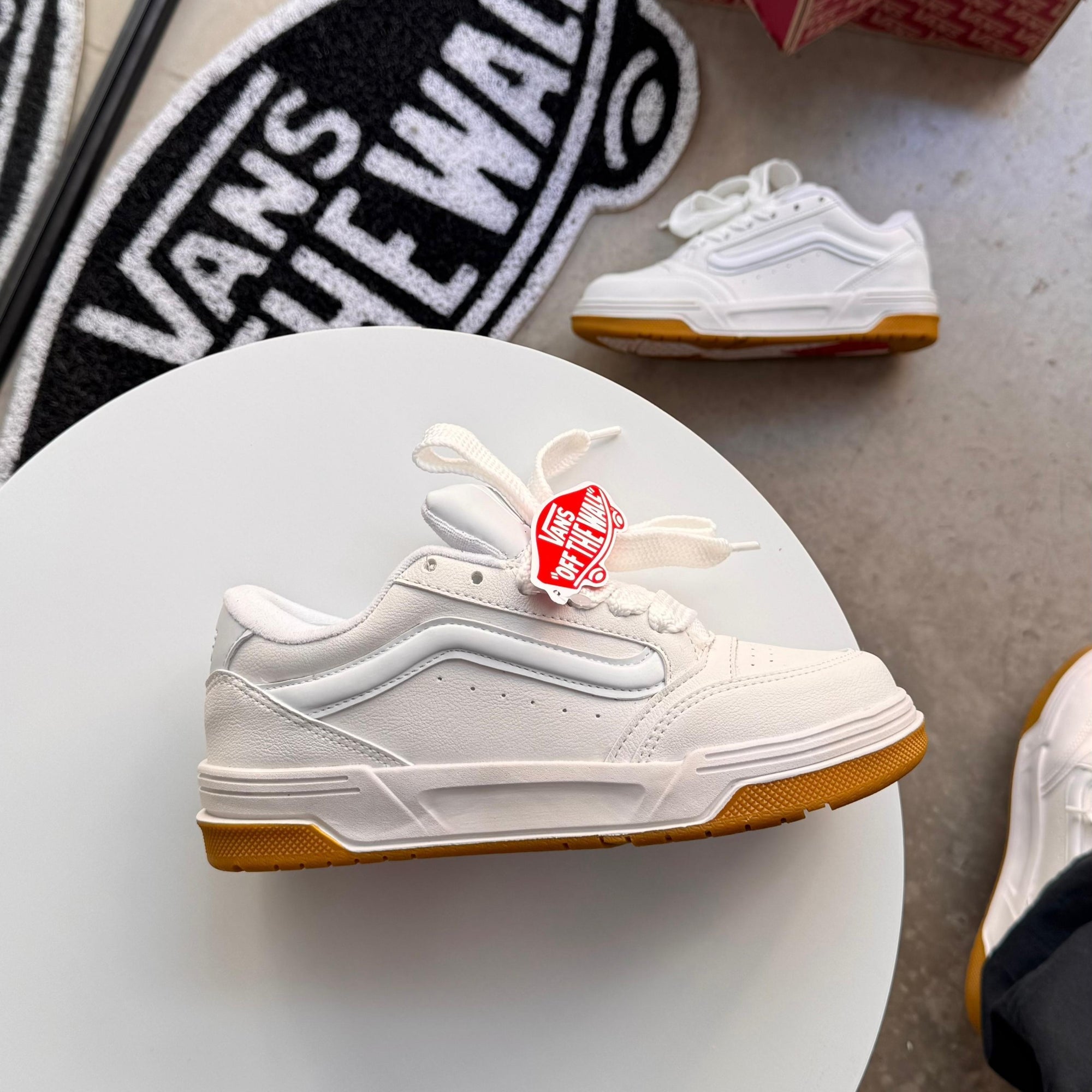 Tênis Vans Hylane Branco/Caramelo