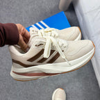 Tênis Adidas Supernova Off White Marrom