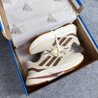 Tênis Adidas Supernova Off White Marrom