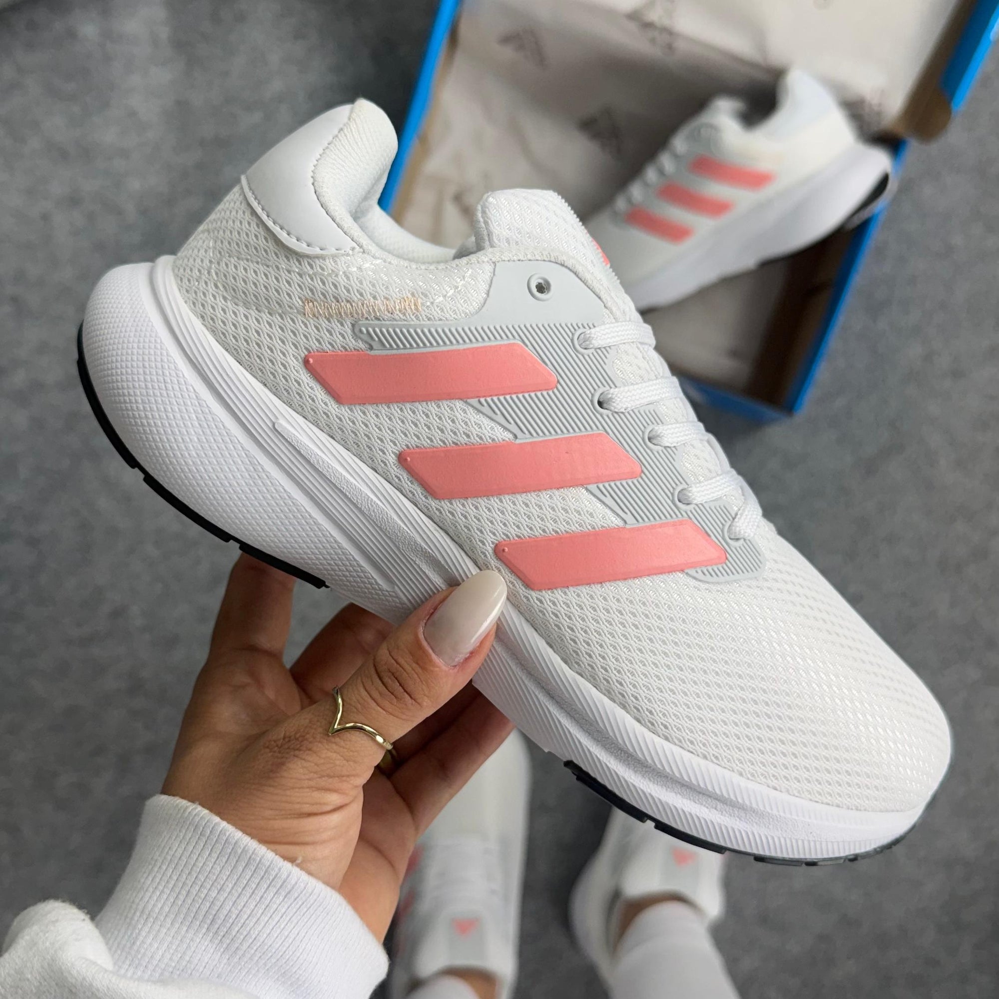 Adidas Response Branco/Goiaba