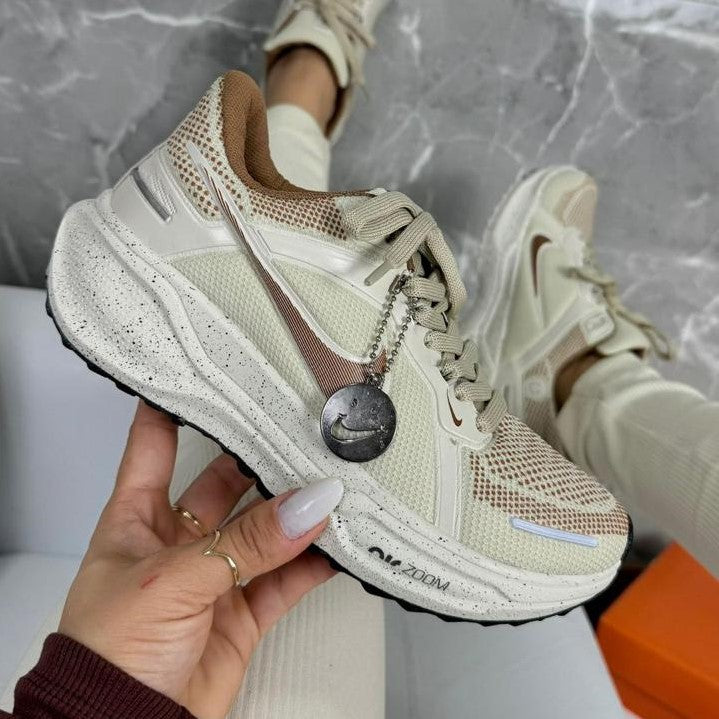 TÊNIS NIKE PEGASUS 41 – AREIA/CARAMELO
